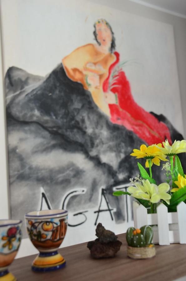 Tre Stelle Al Duomo Bed & Breakfast คาตาเนีย ภายนอก รูปภาพ