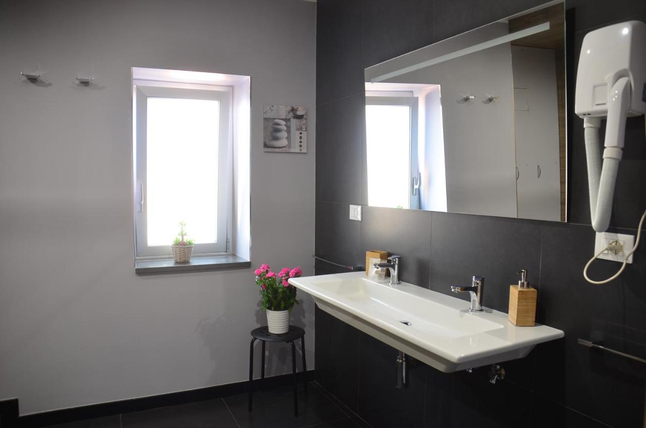 Tre Stelle Al Duomo Bed & Breakfast คาตาเนีย ภายนอก รูปภาพ
