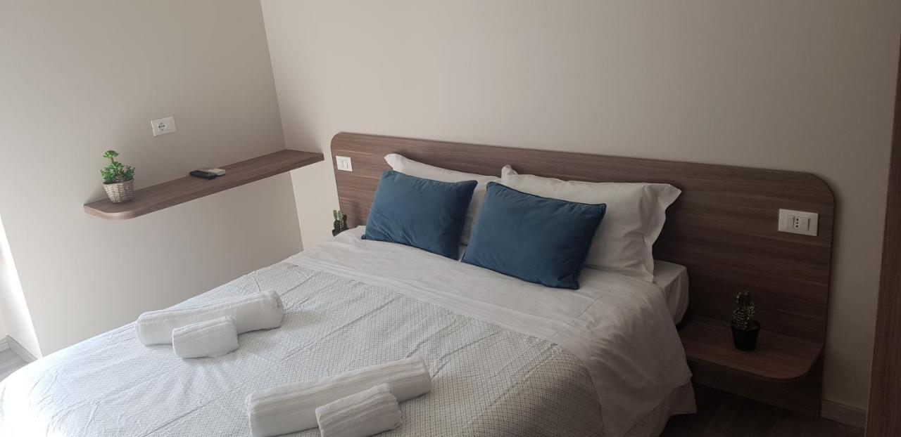 Tre Stelle Al Duomo Bed & Breakfast คาตาเนีย ภายนอก รูปภาพ