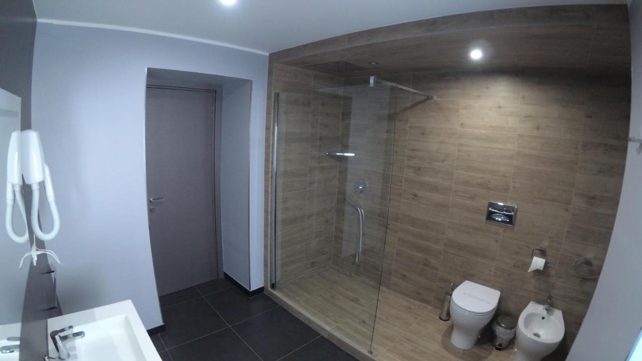 Tre Stelle Al Duomo Bed & Breakfast คาตาเนีย ภายนอก รูปภาพ