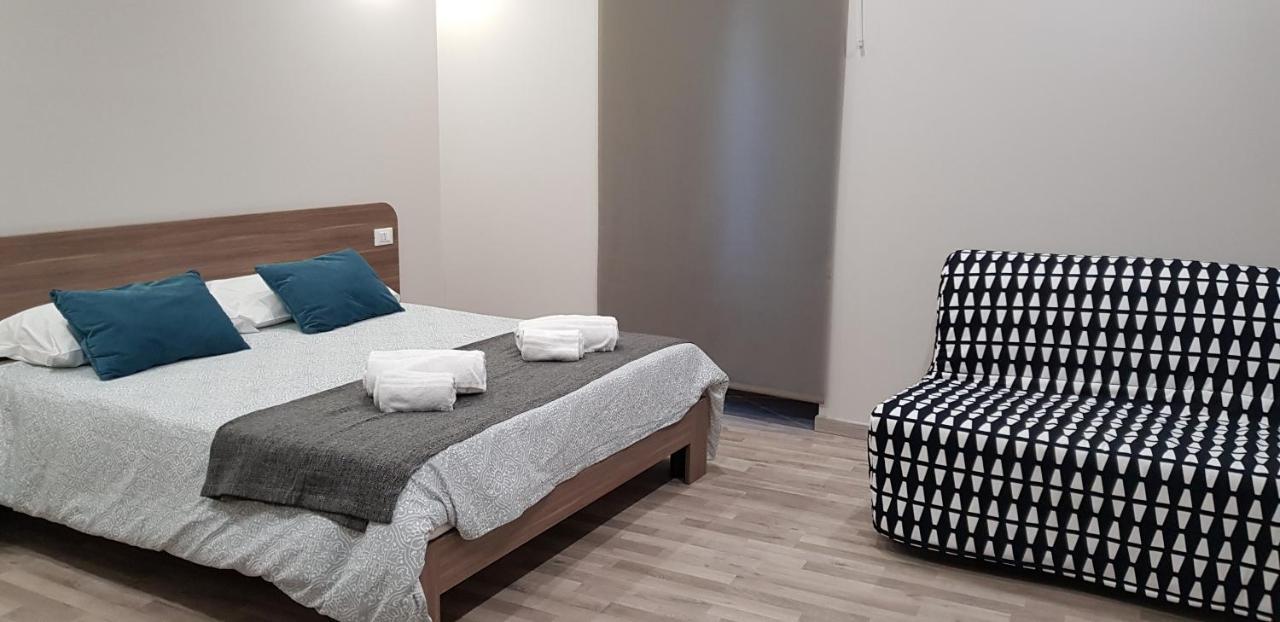 Tre Stelle Al Duomo Bed & Breakfast คาตาเนีย ภายนอก รูปภาพ